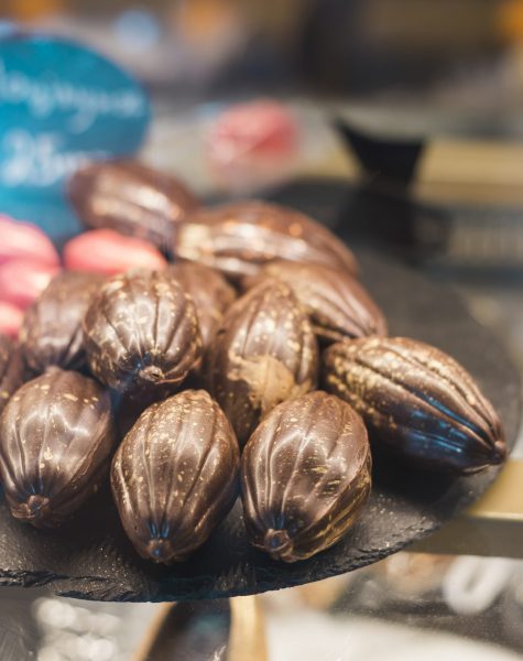 cocoa-fruit-shape-chocolates-rock-tray-glass-cabinet